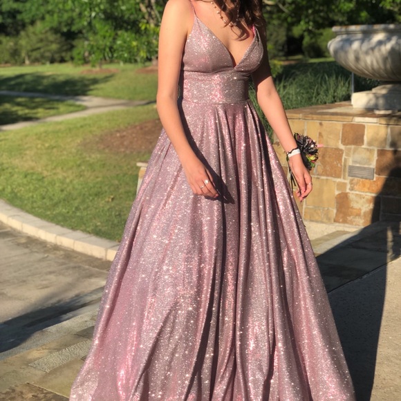 beautiful sherri hill shimmer dress ! 💖 - Picture 1 of 3